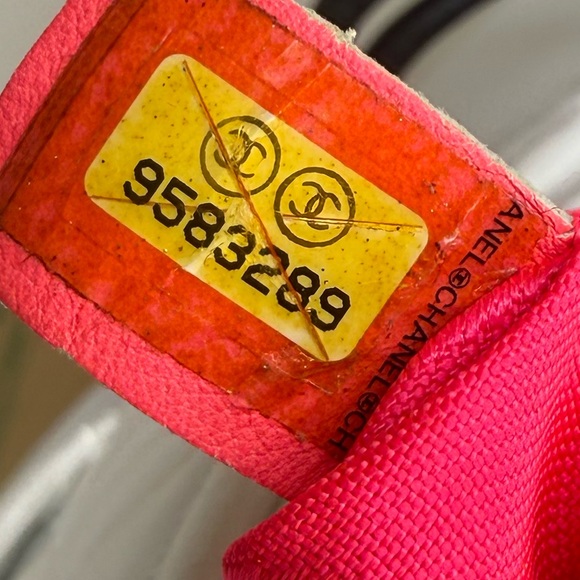 CHANEL Cambon Line White/Black CC Logo Leather Shoulder Bag - Picture 11 of 15